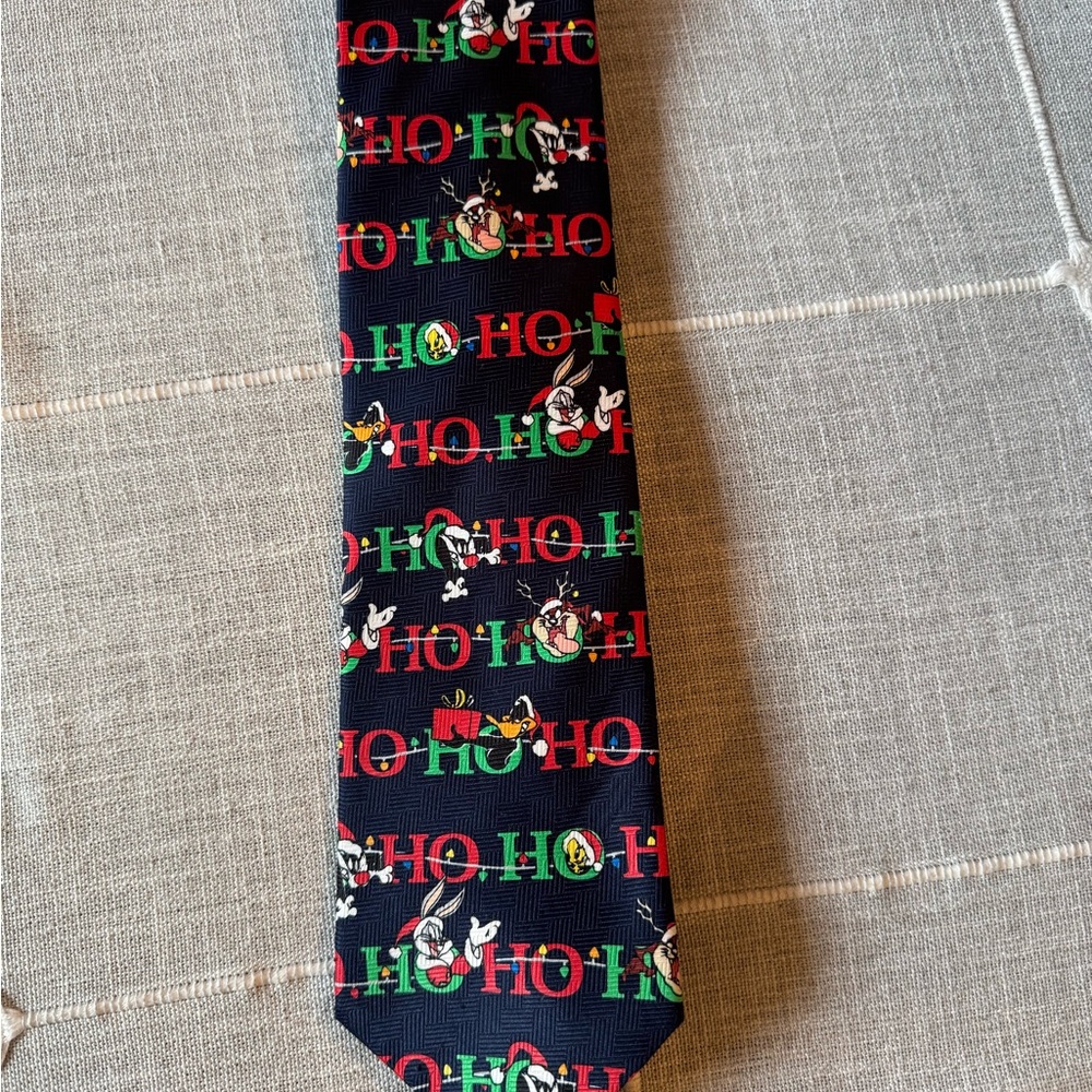 Looney Tunes “Ho Ho” Christmas Necktie – Festive & Collectible